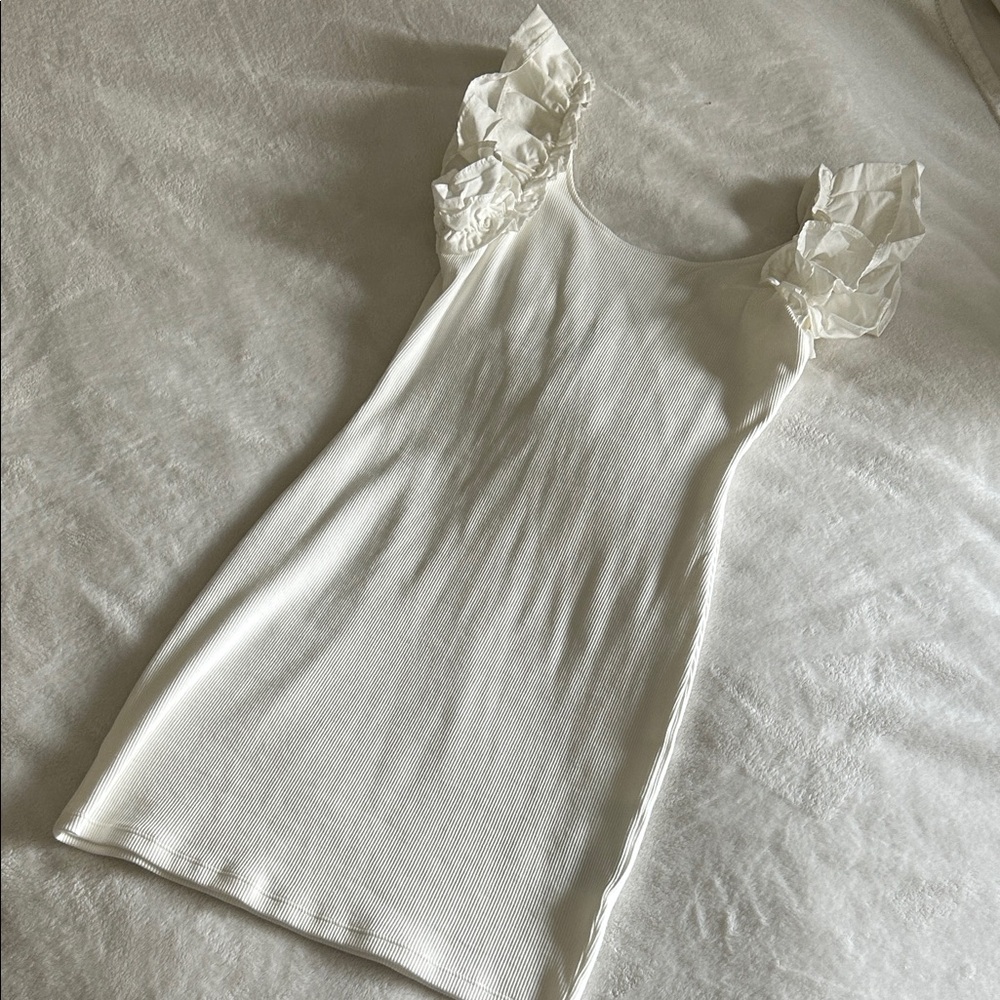 H&M Cream Ruffled Sleeve Dress